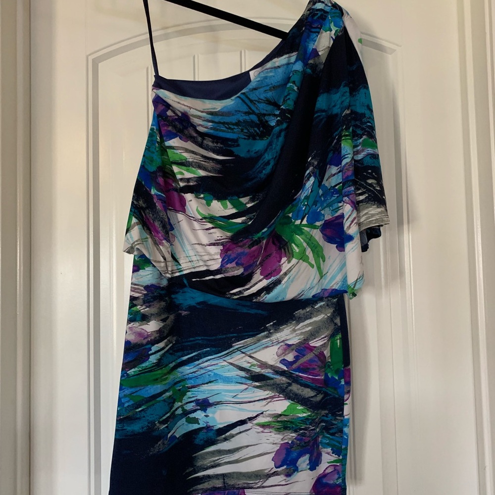 Jessica Simpson- off shoulder- great condition